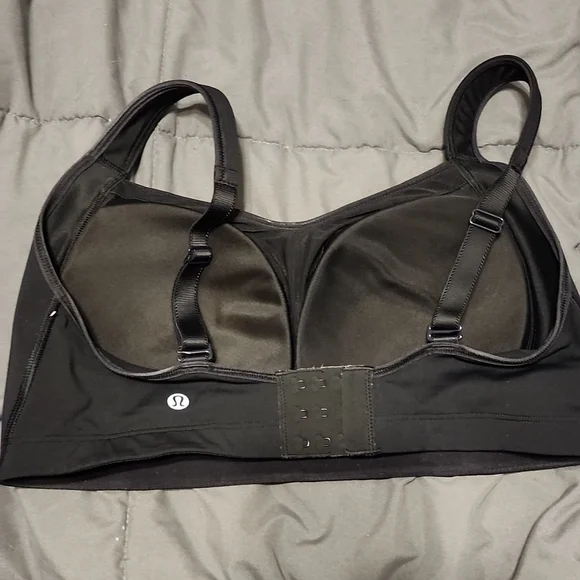Lululemon sports bra - Picture 2 of 3